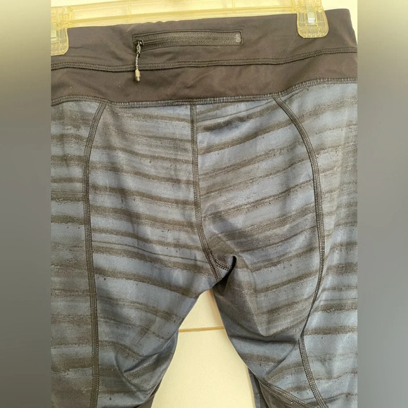 Lululemon Run Inspire Crop Luxtreme Size 6 - Picture 4 of 7